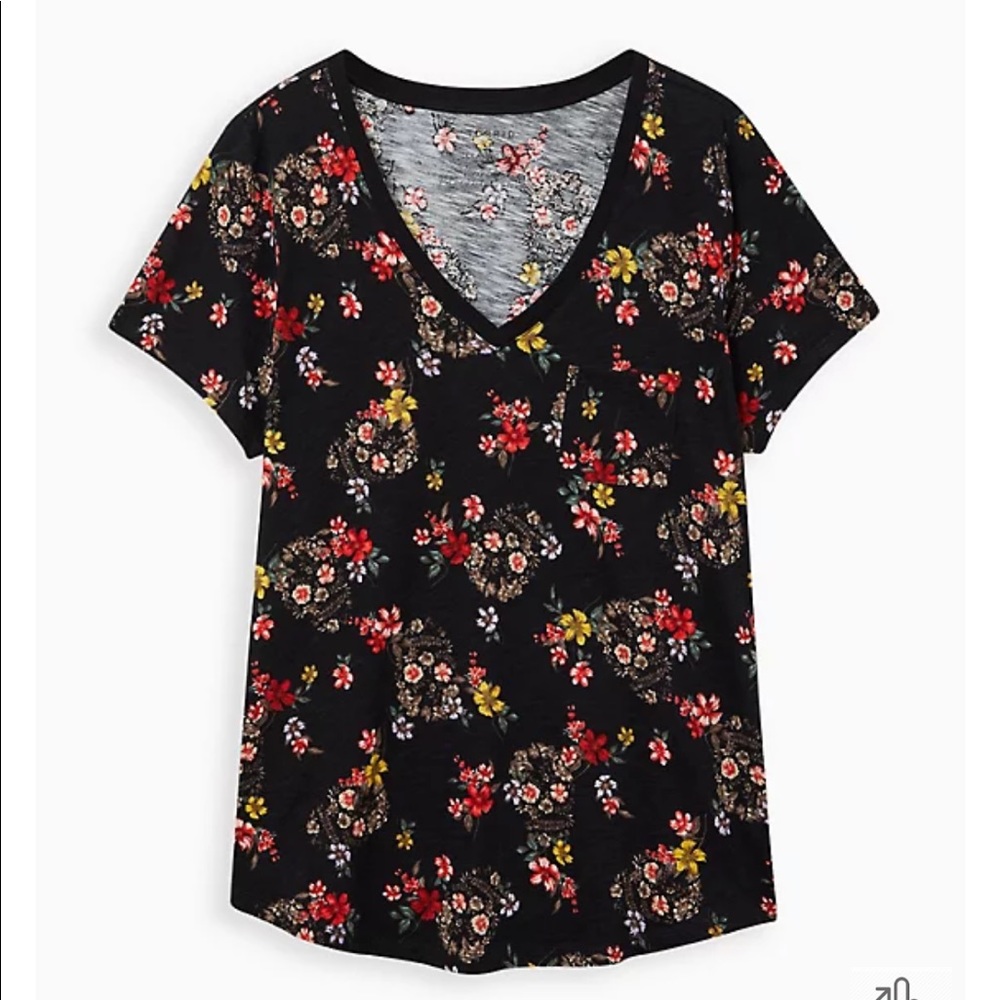 Torrid Size 2 Pocket Tee Heritage Black Skull Floral